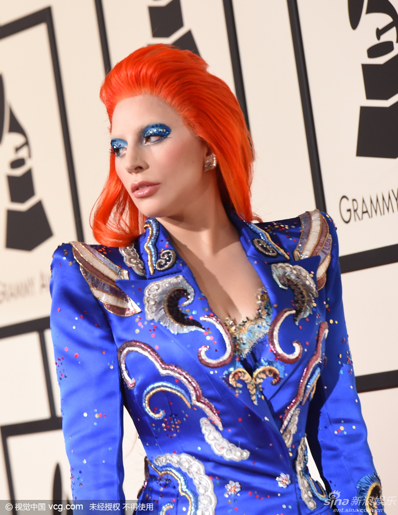 组图:ladygaga高开衩配恨天高女王范儿十足_高清图集_新浪网