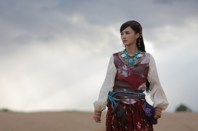 组图:《解忧公主》曝美照 张歆艺展异域风情