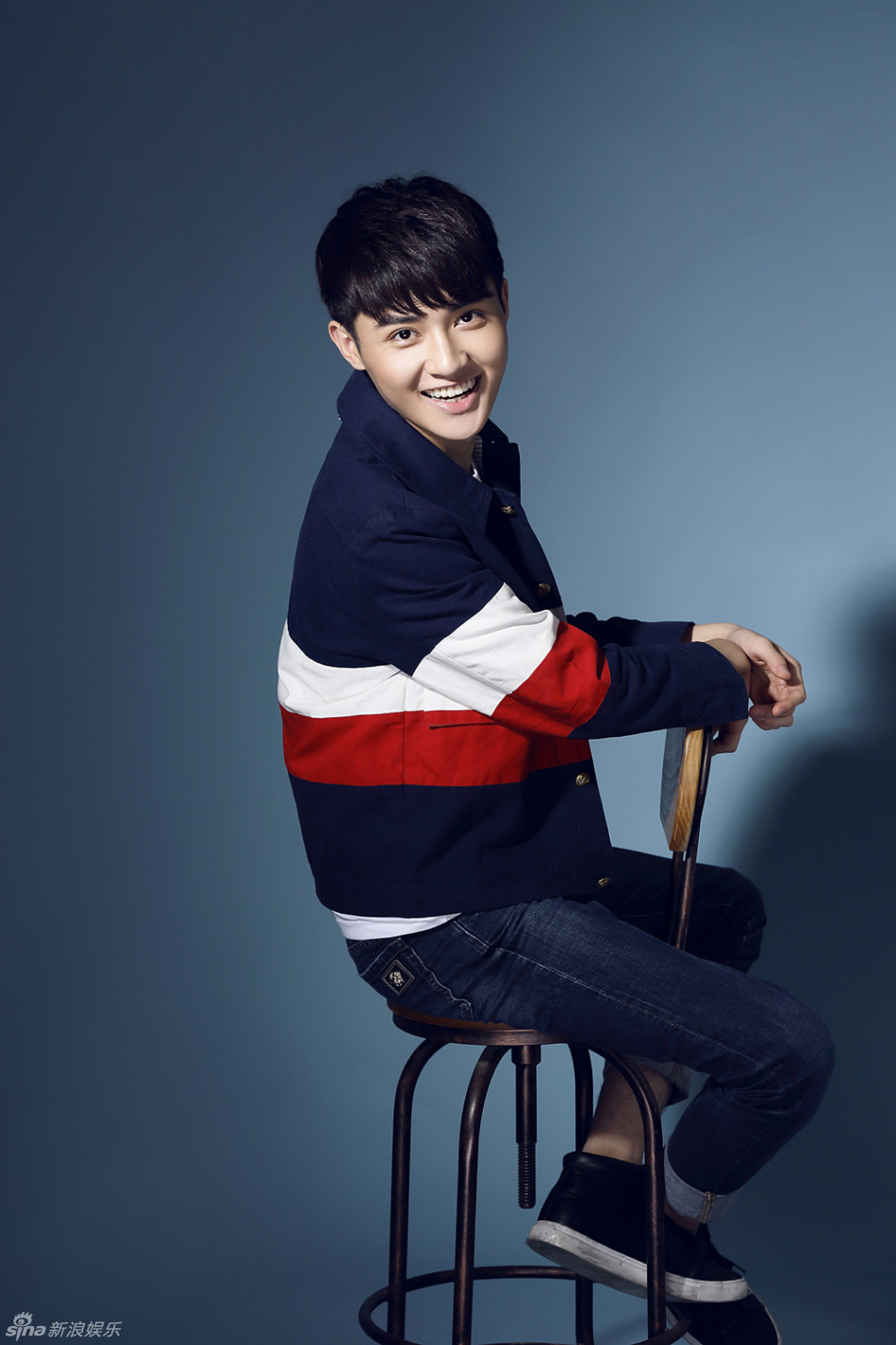 组图:高基才写真大片 彰显阳光大男孩气质_高清图集_新浪网