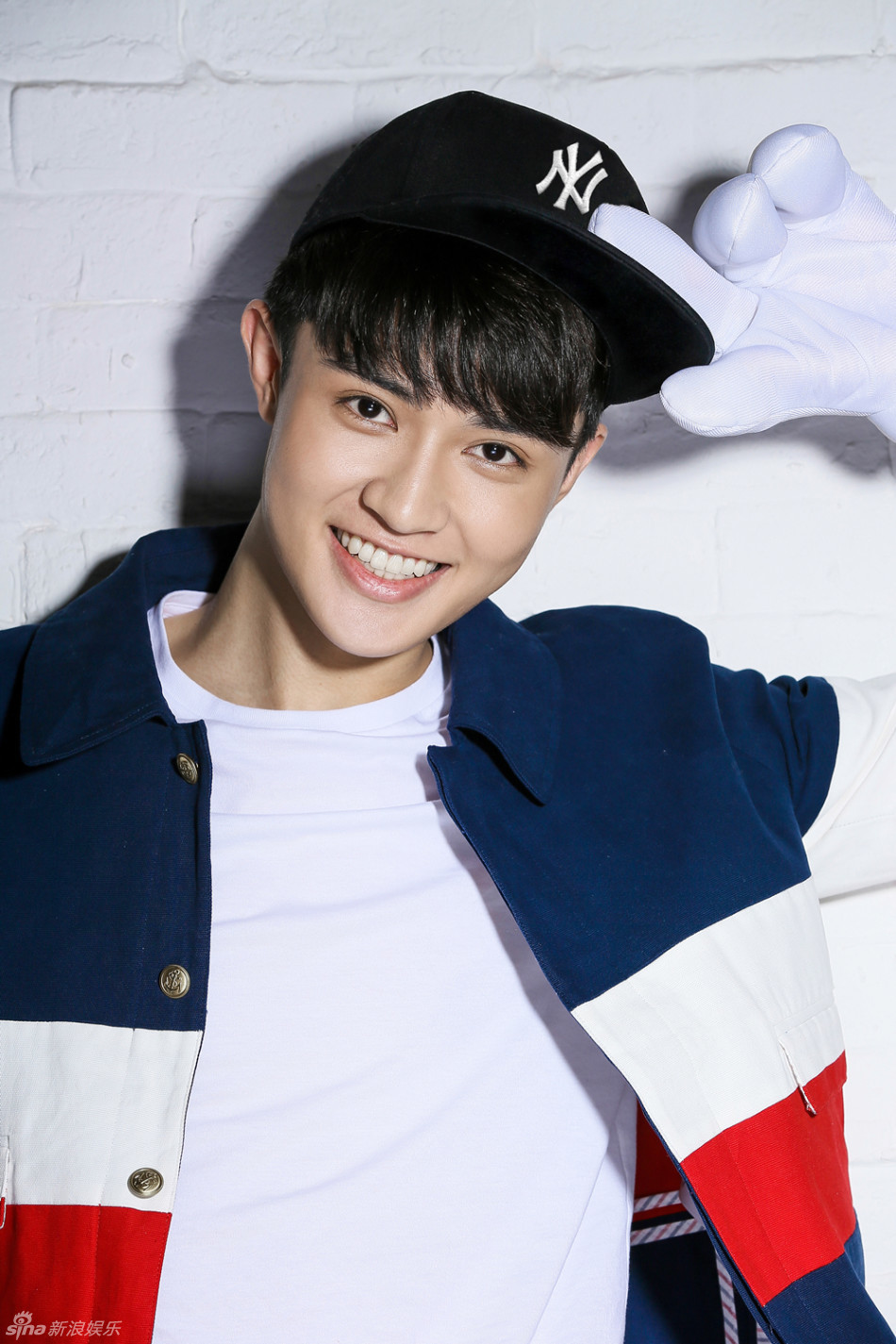 组图:高基才写真大片 彰显阳光大男孩气质_高清图集_新浪网