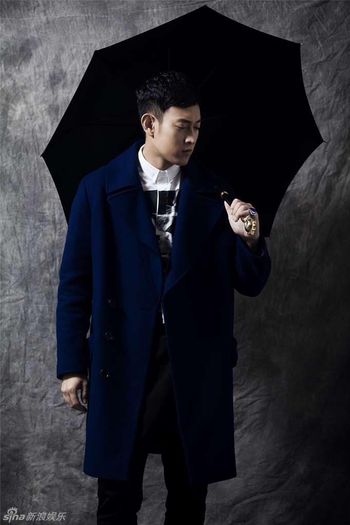 组图:李超英伦风写真曝光 沉稳时尚魅力十足_高清图集_新浪网