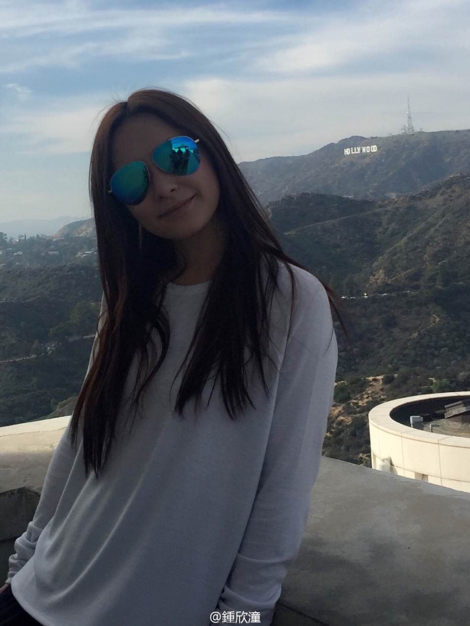 阿娇长发披肩墨镜酷炫