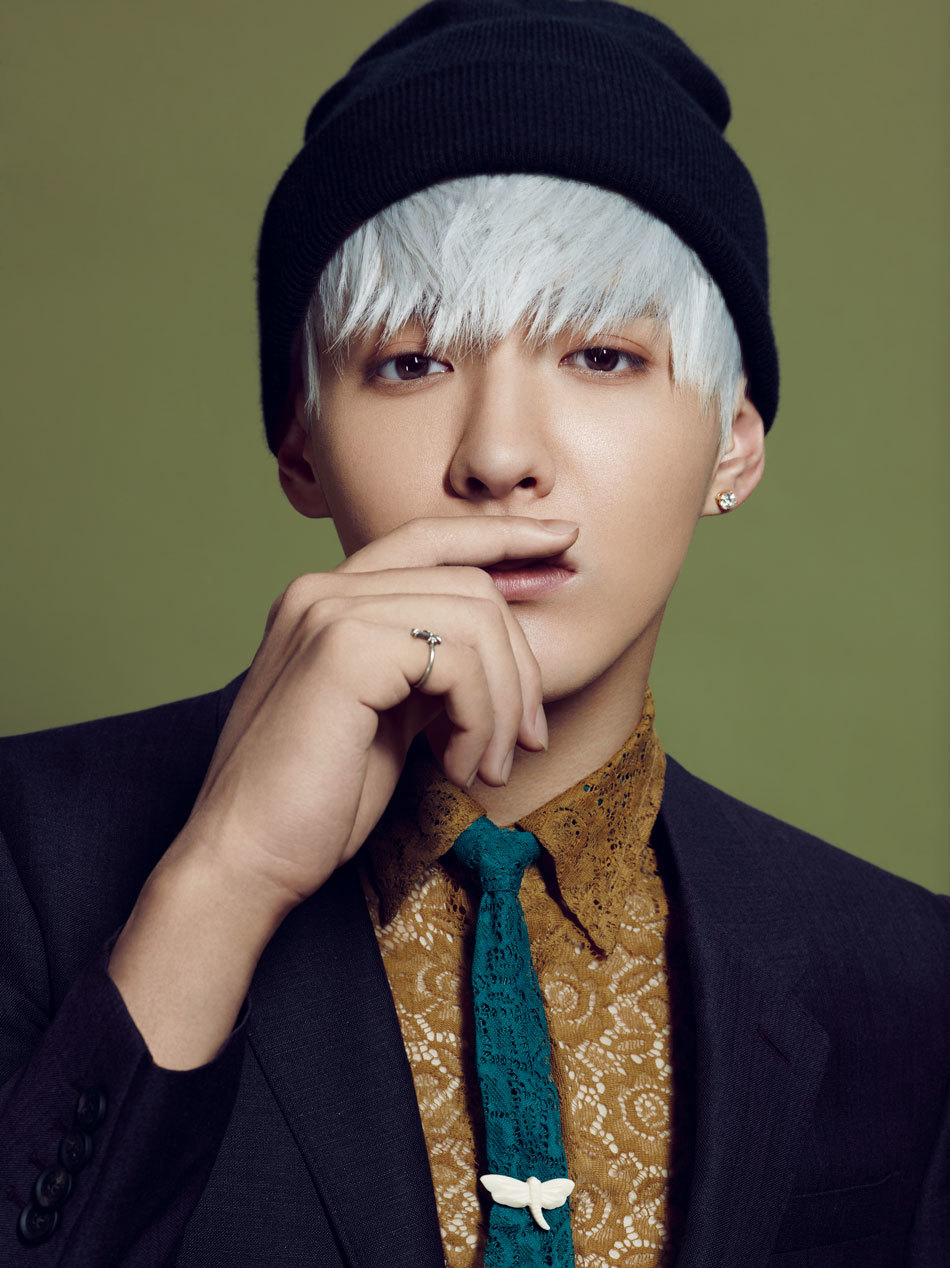 吴亦凡白发造型