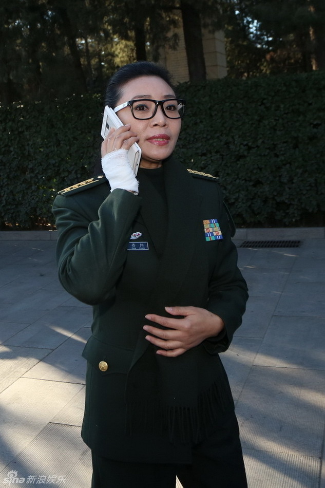 组图:阎肃追悼会 李双江朱迅田连元到场送别_高清图集_新浪网