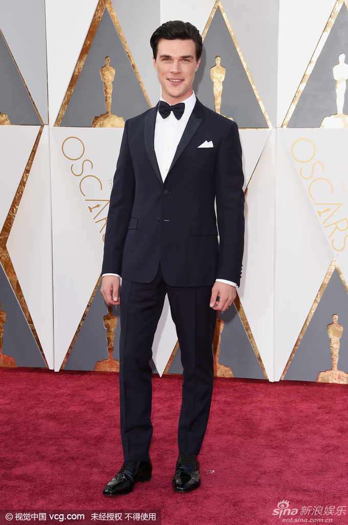 美国男演员芬·维特洛克帅气亮相奥斯卡