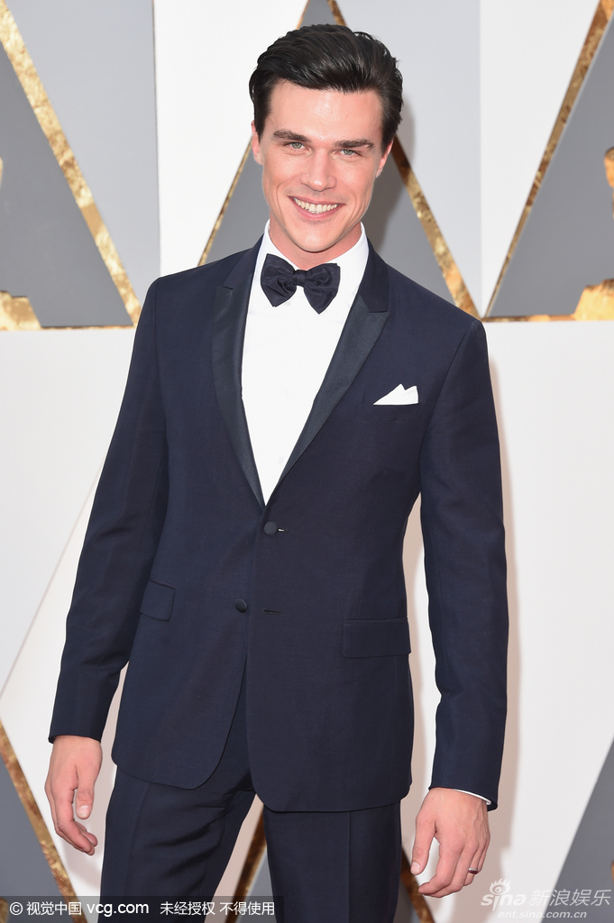 美国男演员芬·维特洛克帅气亮相奥斯卡