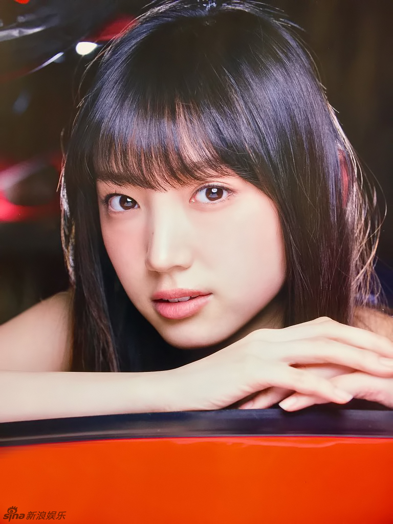 16岁萌妹太田梦莉拍性感写真 大秀事业线