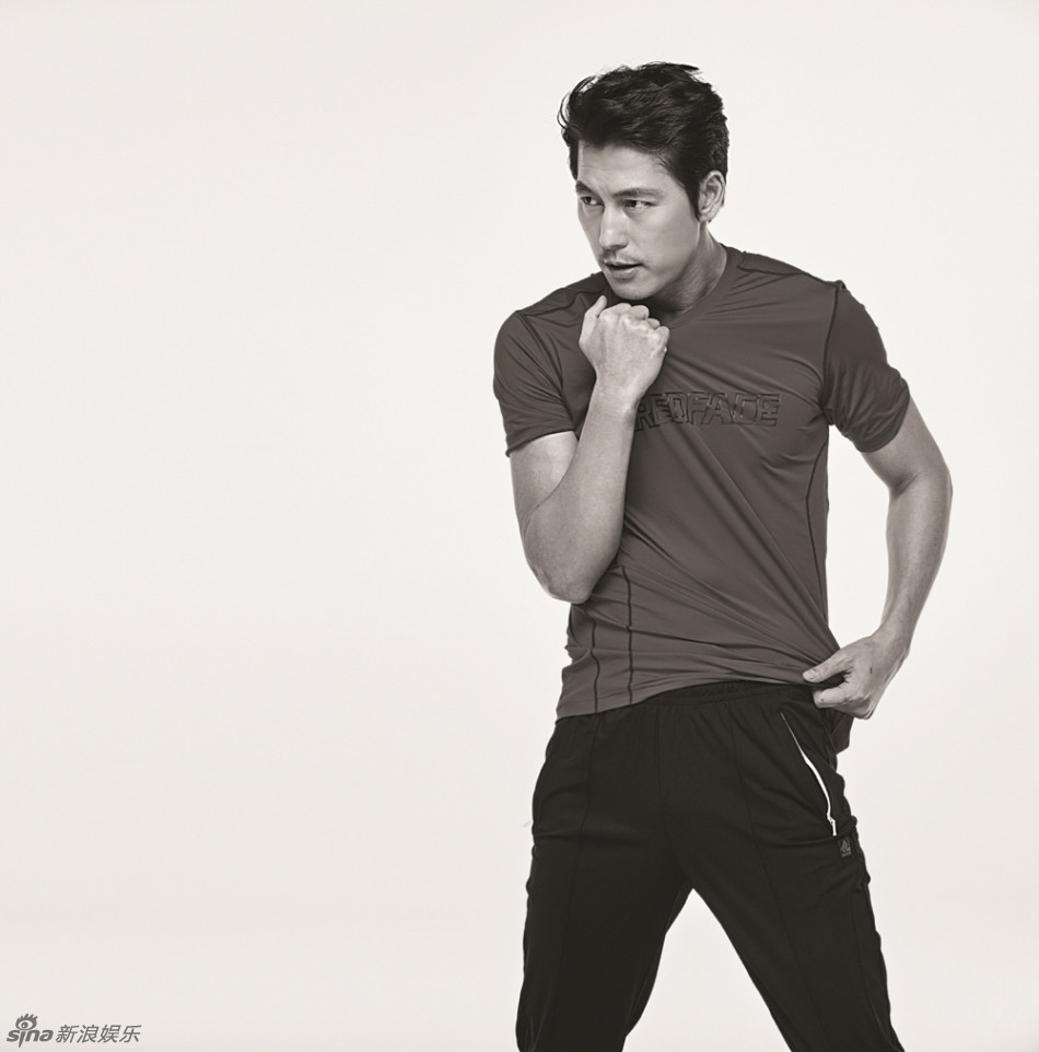 新浪娱乐讯 近日,韩国男演员郑雨盛为某品牌拍摄一组写真,变身健壮
