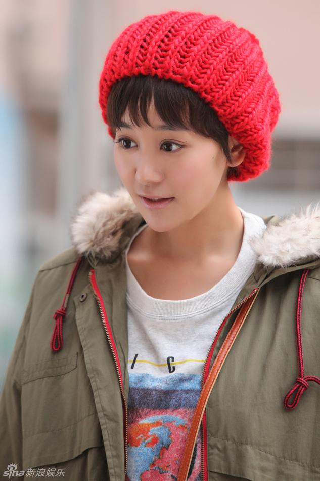 组图:《因为爱》剧照 海陆眼神明澈俏皮似孩童