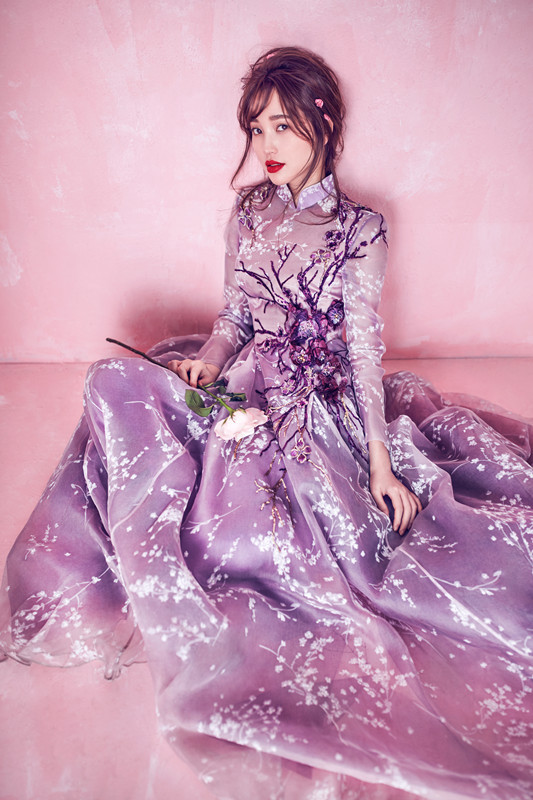 组图:金莎新古风写真曝光 紫色印花长裙仙气足_高清图集_新浪网