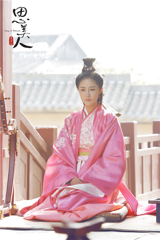 组图:《思美人》主持花旦梁田变闺秀昭碧霞_高清图集_新浪网