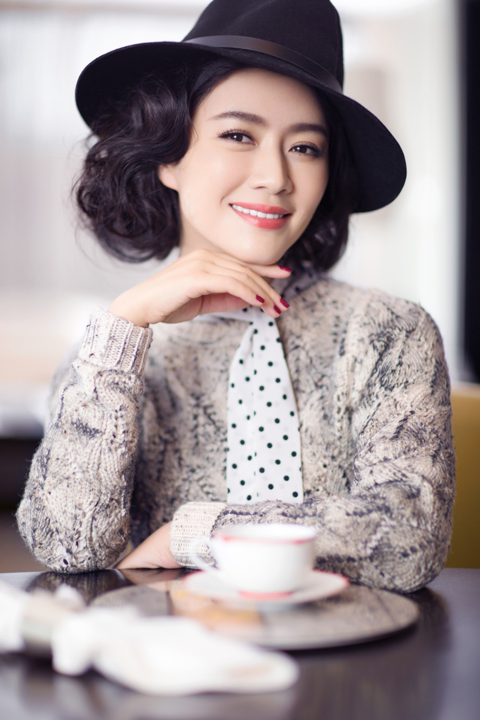 组图:田海蓉优雅大片 明眸善睐尽显娇俏迷人_高清图集_新浪网