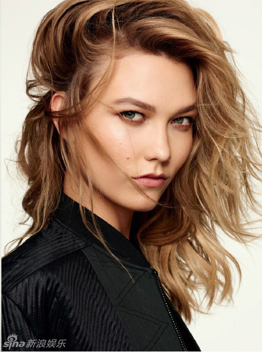 组图:卡莉-克劳斯封面大片 真空上阵秀蛮腰_高清图集_新浪网