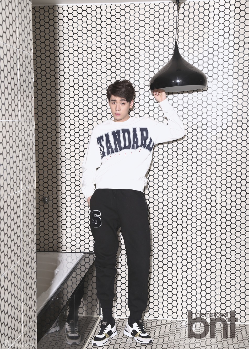 韩模特金起范拍写真 展半熟男独特魅力