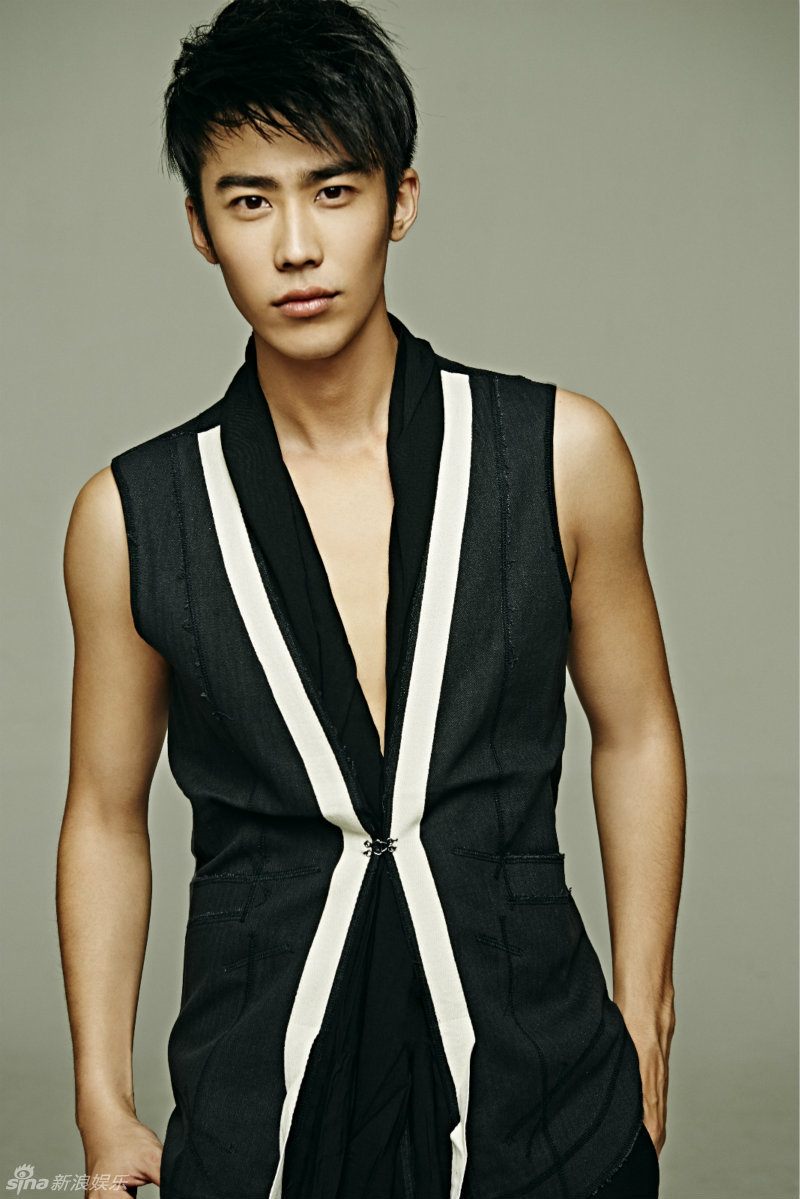 组图:冉旭曝型男写真 散发痞帅魅力收割少女心_高清图集_新浪网