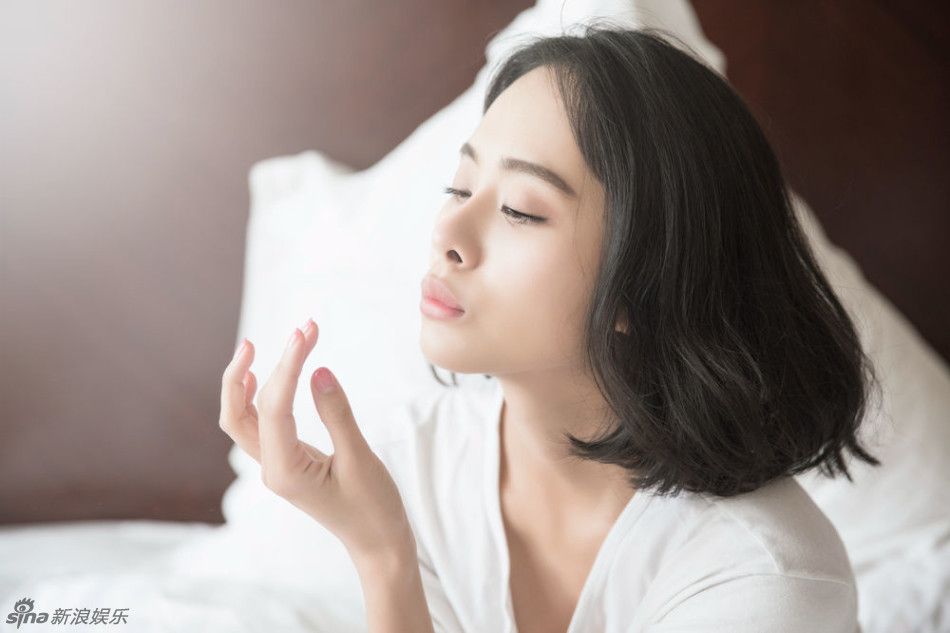 程琤搭配白色系更显梦幻