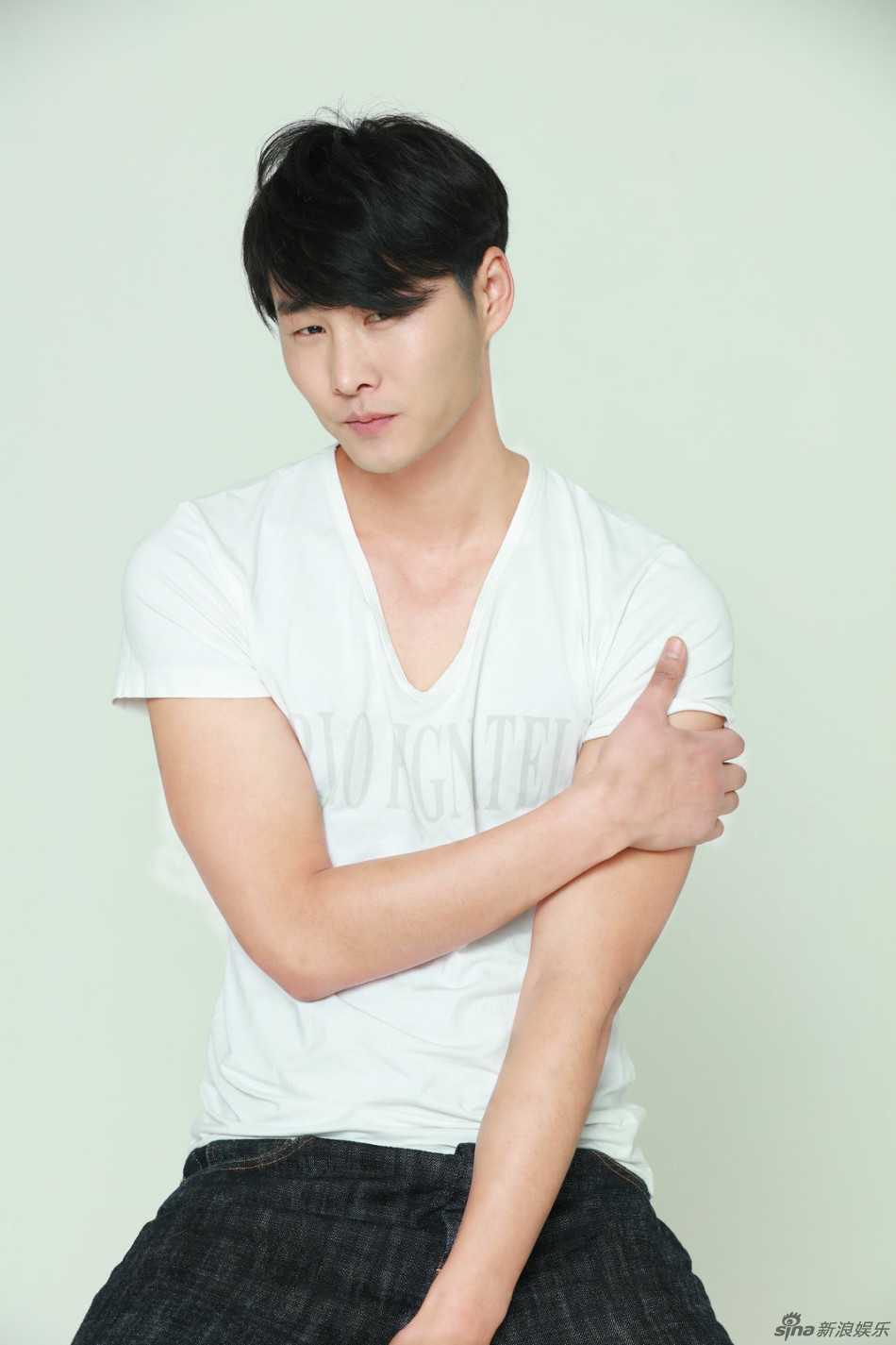 组图:李振曝清新写真 自嘲有"傻白甜"潜力_高清图集_新浪网