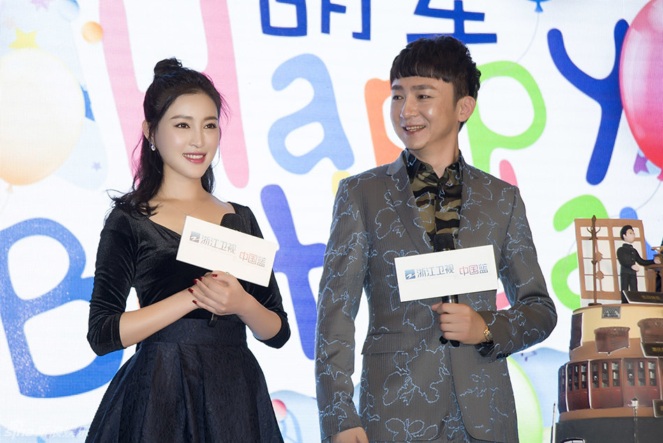 甘婷婷接受采访