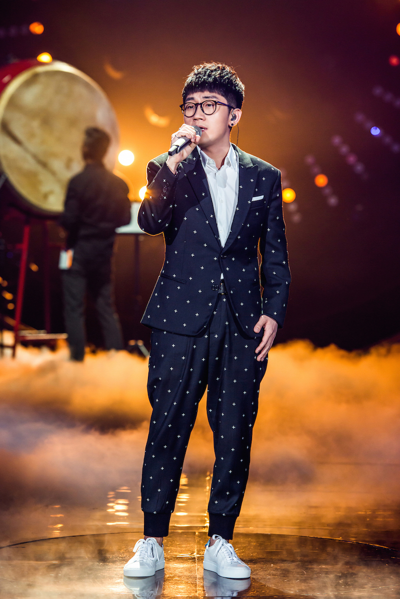 组图:《歌手》老狼来了!不唱民谣唱摇滚_高清图集_新浪网