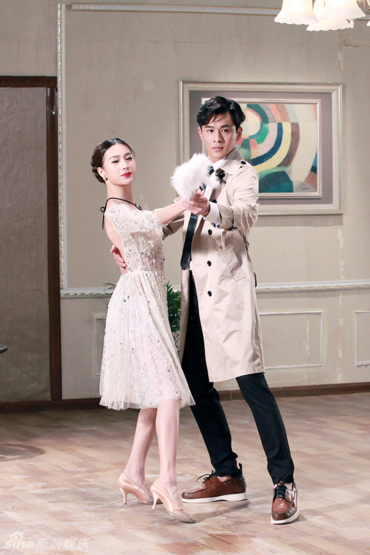 组图:乔振宇跳舞花絮曝光 眼神迷人显舞者优雅_高清图集_新浪网