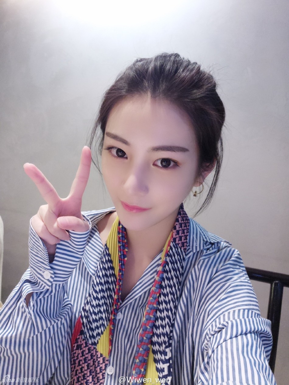 组图:林更新女友王柳雯私照曝光 肤白貌美腿长_高清图集_新浪网