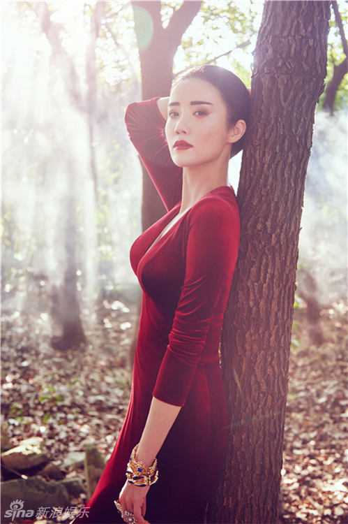 张彤深v秀性感 红唇演绎复古迷情腔调[7p]