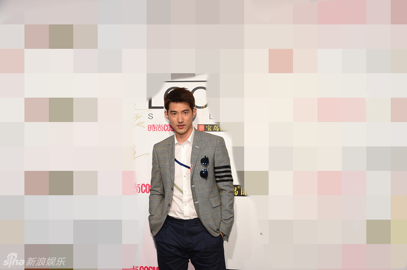 组图:吴建飞英伦西装出席时尚派对帅气有型_高清图集_新浪网