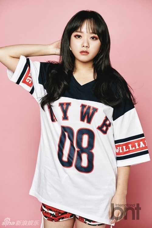 新浪娱乐讯 近日,韩国演员玄升玟携手bntnews拍摄了一组时尚写真,纯白