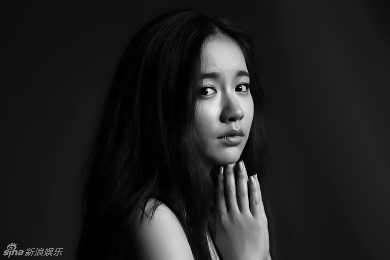 组图李明珠黑白写真曝光优雅甜美显性感组图