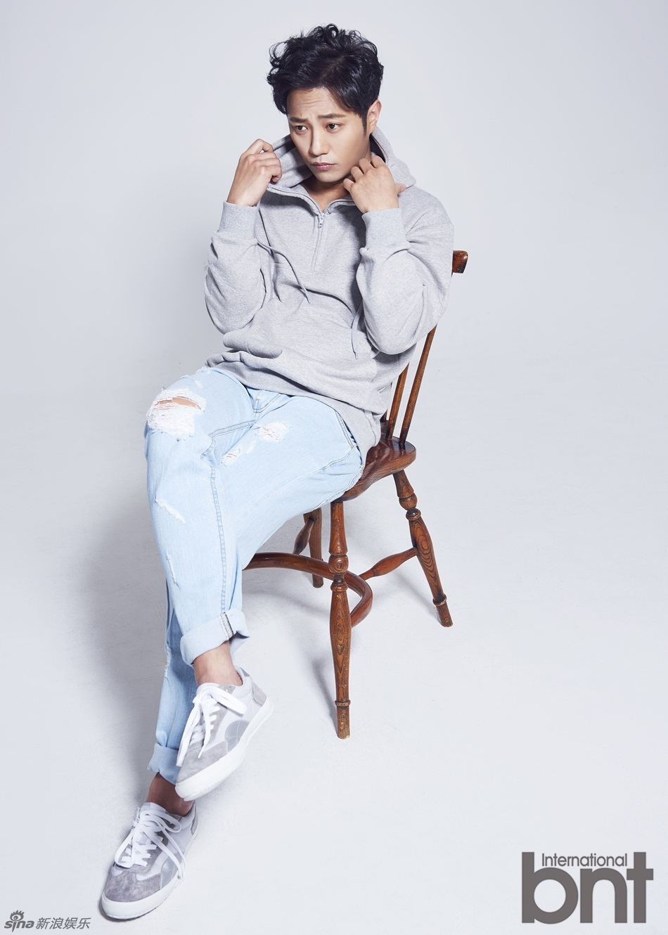 组图:《太阳的后裔》晋久写真 铁血硬汉显柔情_高清图集_新浪网