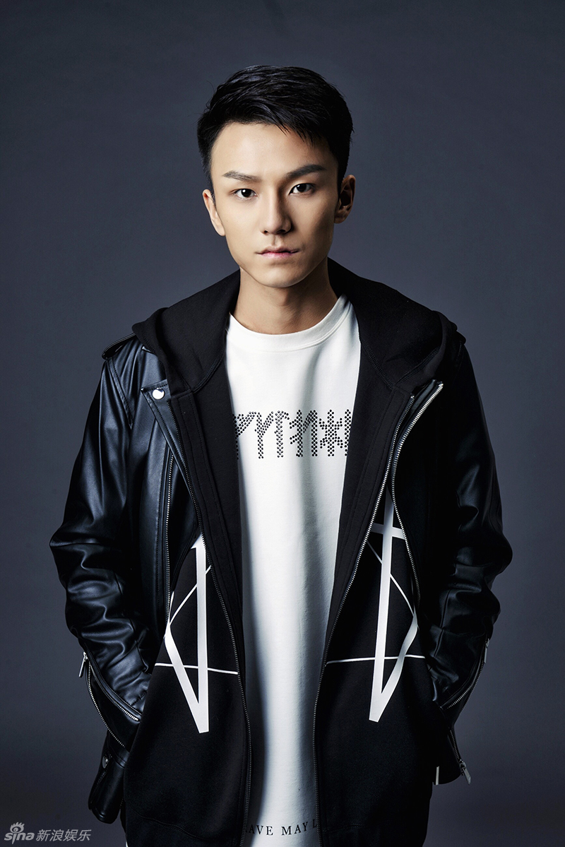 组图:李熹子荣登杂志 演绎迷人反转魅力_高清图集_新浪网