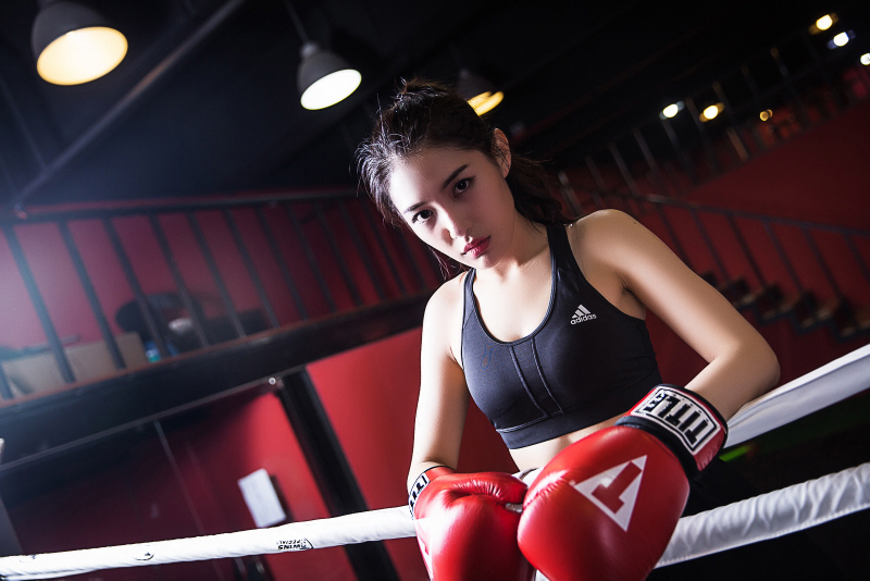 组图:snh48戴萌赵粤曝健身照 秀腹肌马甲线_高清图集_新浪网