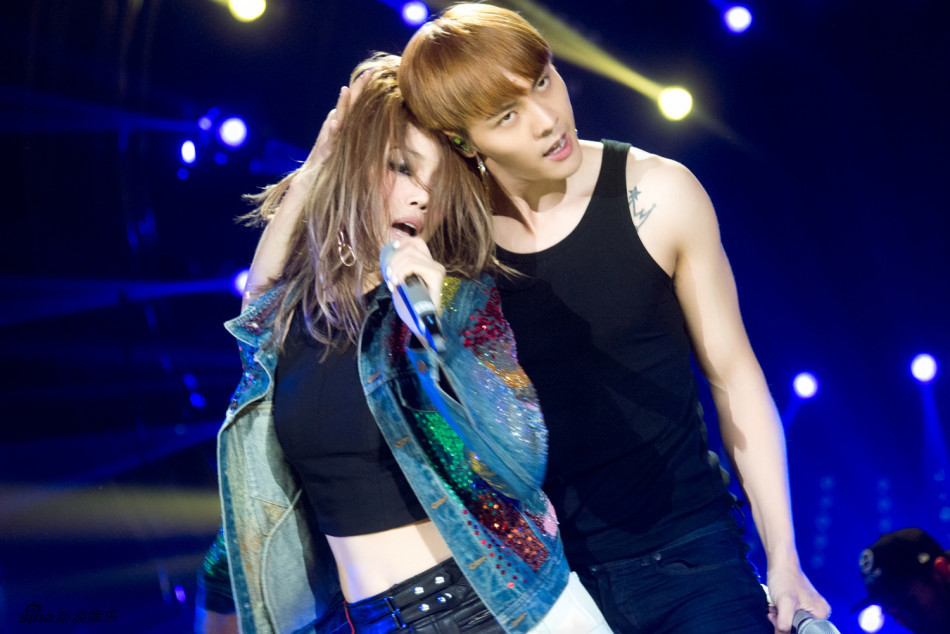 歌手4总决赛彩排 容祖儿陈伟霆贴身热舞