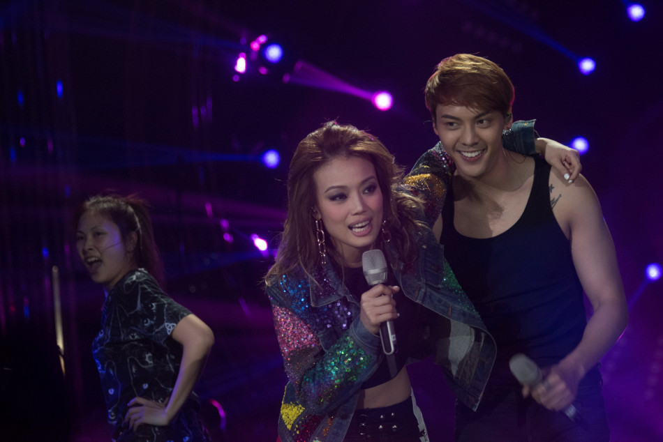 歌手4总决赛彩排 容祖儿陈伟霆贴身热舞