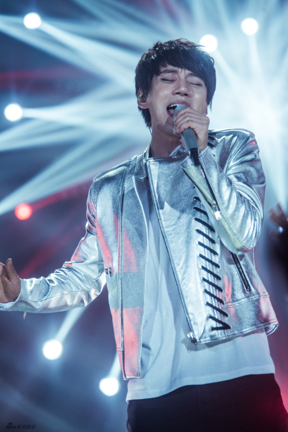 歌手4总决赛彩排 容祖儿陈伟霆贴身热舞