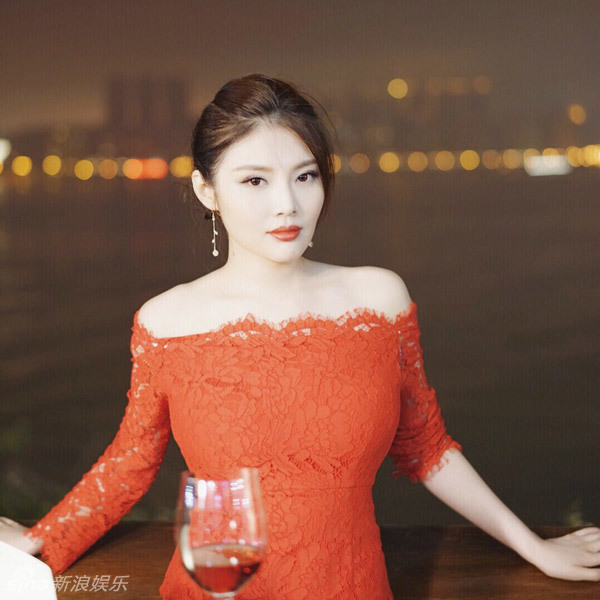 组图:徐冬冬生活照大曝光 气质清新阳光时尚_高清图集_新浪网