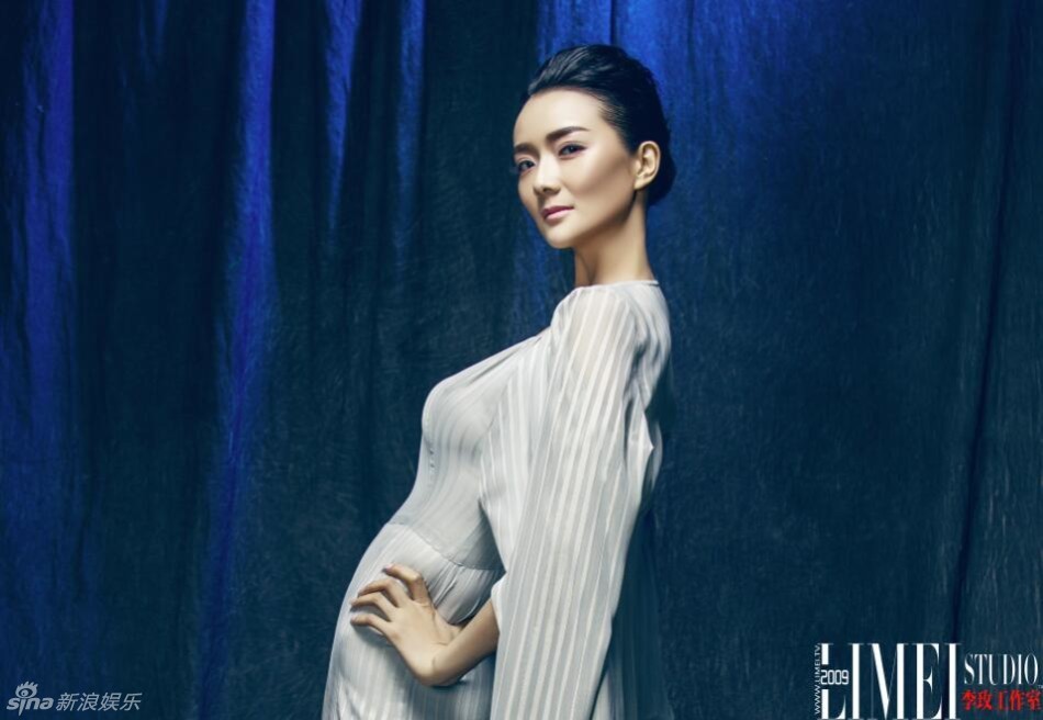 组图:演员李梅可高冷性感写真抢眼