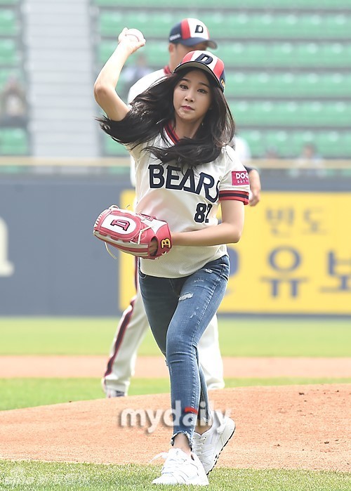 自动播放 下载原图 新浪娱乐讯 韩国女子组合fiestar的中国籍成员曹璐