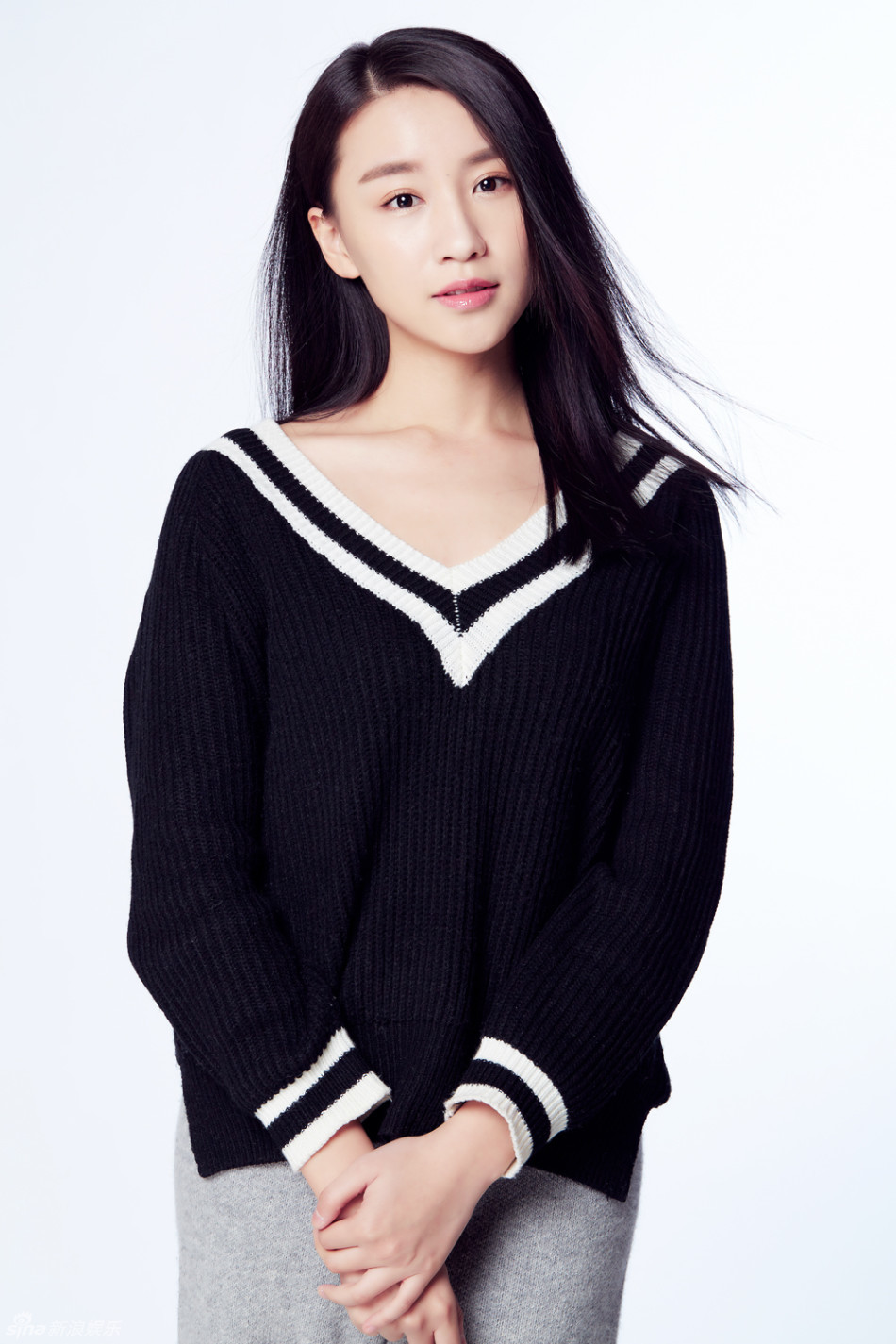 组图:马歌学院风写真 青春有活力女神范儿十足_高清图集_新浪网