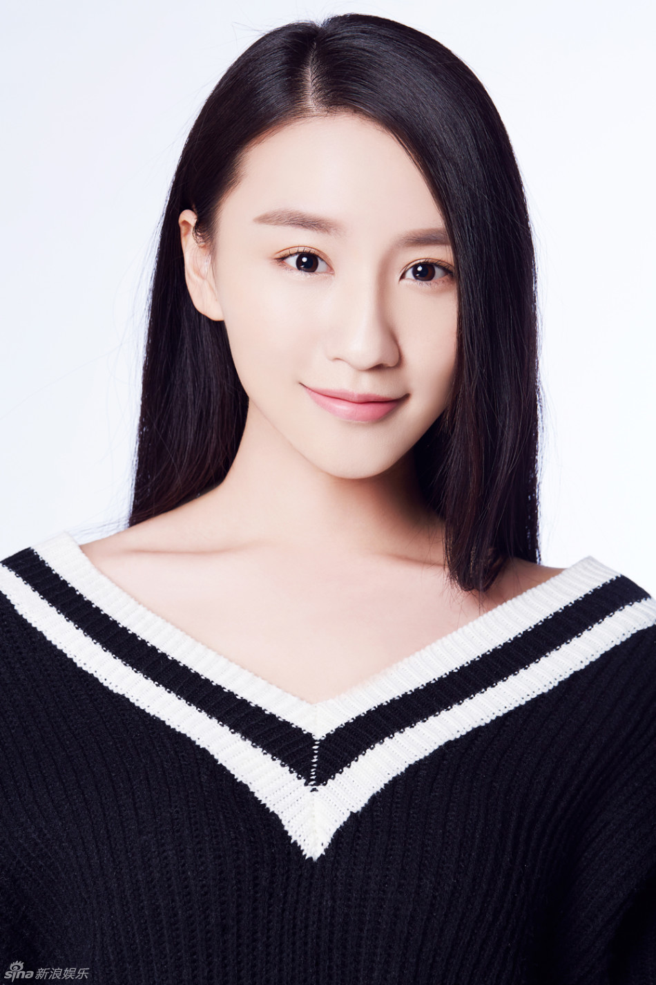 组图:马歌学院风写真 青春有活力女神范儿十足_高清图集_新浪网