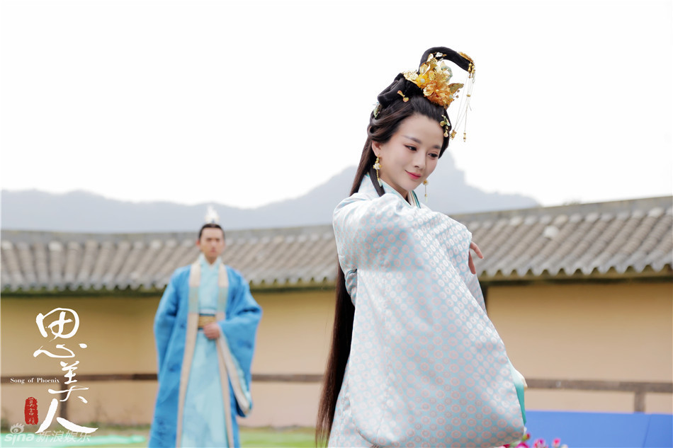 3 / 6 新浪娱乐讯 《思美人》正在热拍,日前剧组再曝"美人图",吴恙