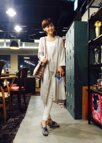 范玮琪最新短发照