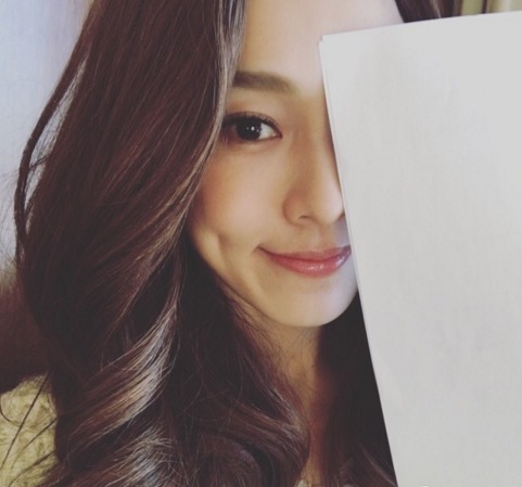 组图:大写的心疼!范玮琪短发照瘦得不像话