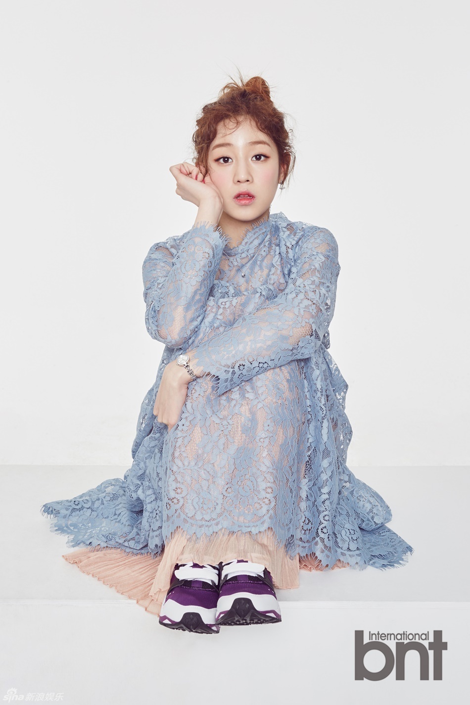 组图:韩星朴宝蓝拍写真 传统盘发演绎古典风情_高清图集_新浪网