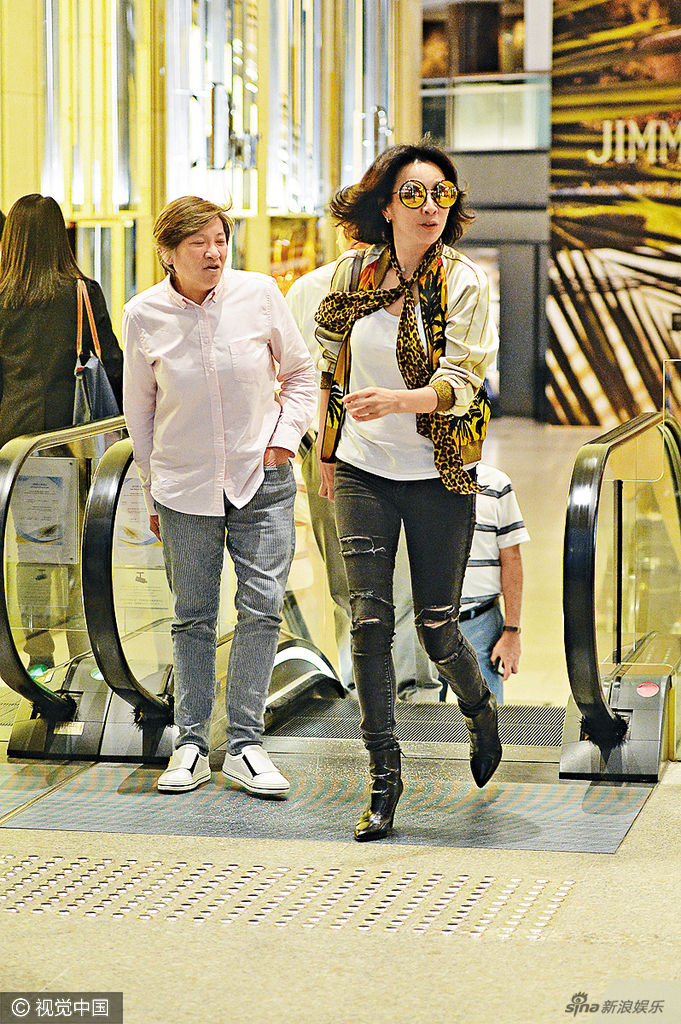 组图:与邓霓仪约茶!刘嘉玲见偷拍慌张分头走_高清图集_新浪网