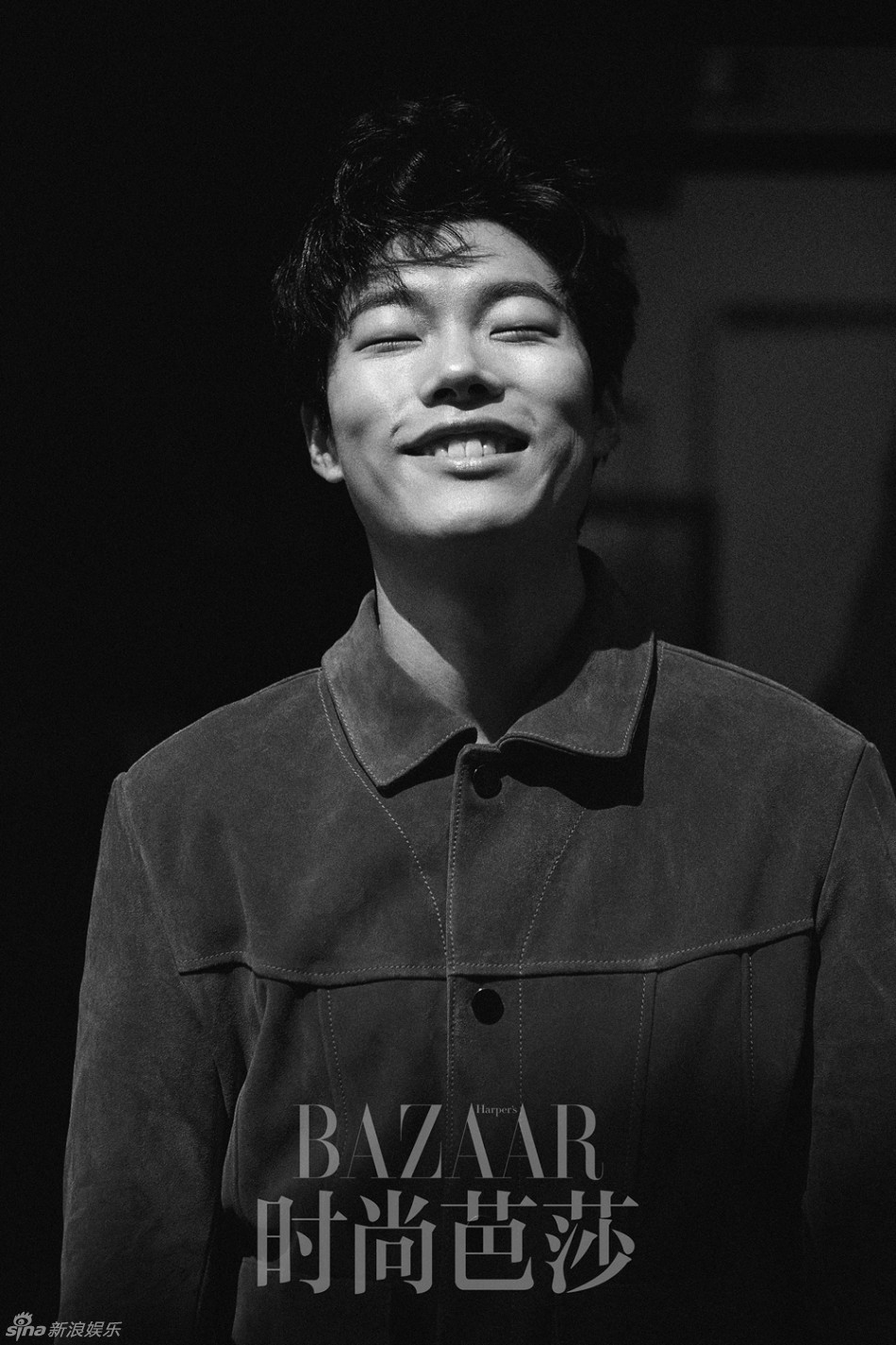 组图:韩星柳俊烈黑白写真 鬼马表情尽展魅力_高清图集_新浪网