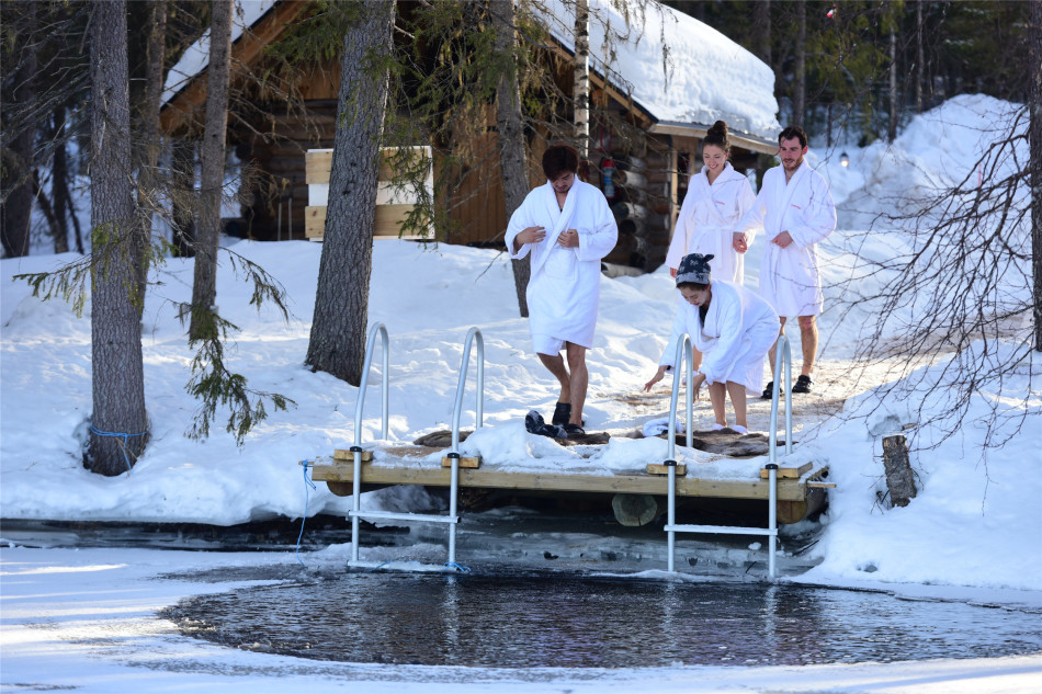 组图:《相爱吧》陈柏霖宋智孝冰水浴照_高清图集_新浪网