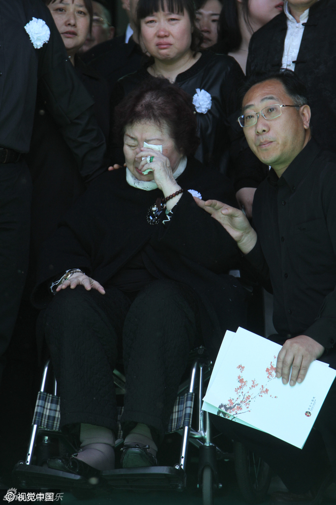 梅葆玖遗孀林丽源痛哭相送