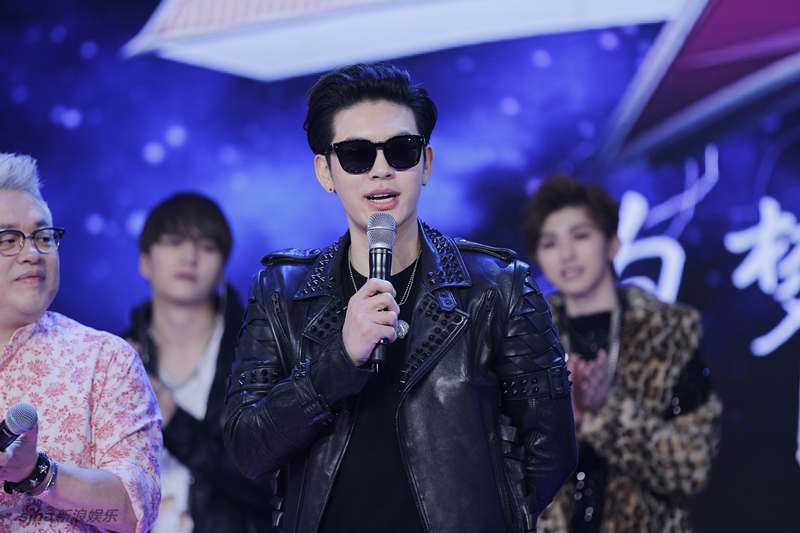 组图:星动2崔东旭内地综艺首秀 嗨唱中文歌_高清图集_新浪网