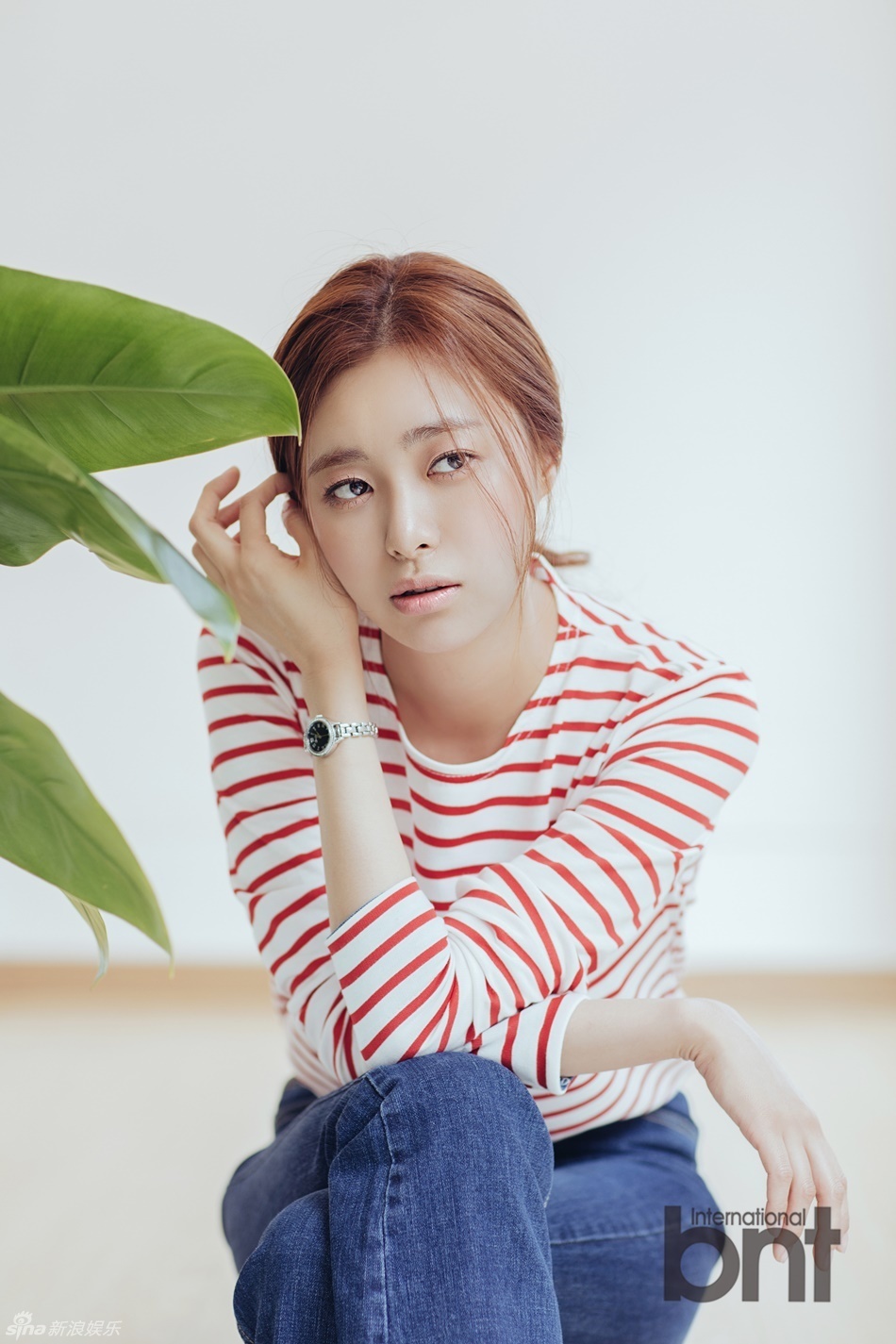 新浪娱乐讯 近日,韩国演员李令恩拍摄了一组写真,当